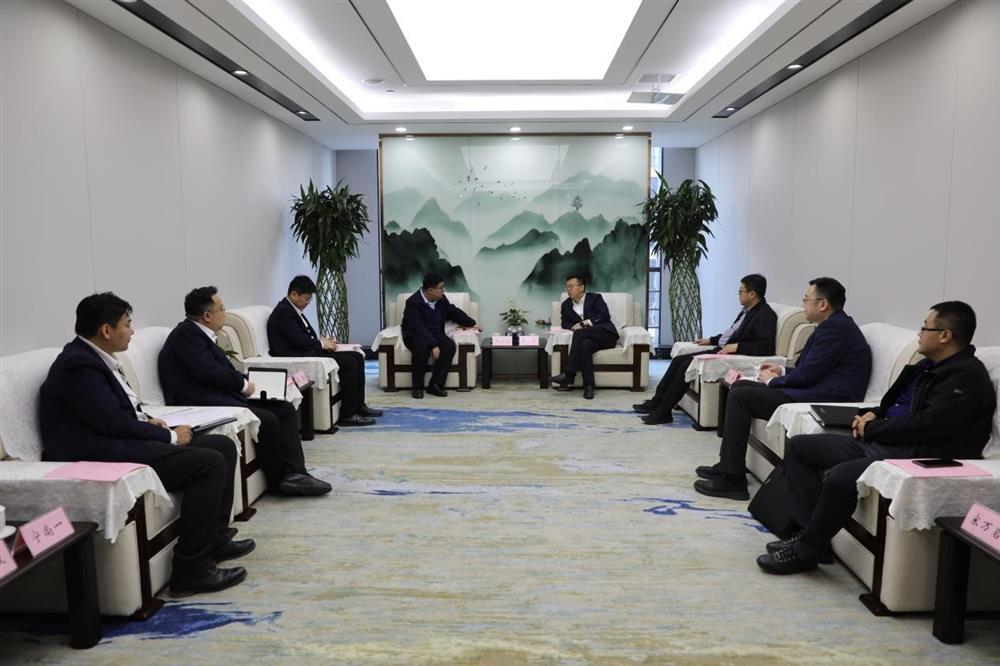 深化銀企合作！ 威海銀行濟(jì)南分行一行到產(chǎn)發(fā)集團(tuán)洽談合作